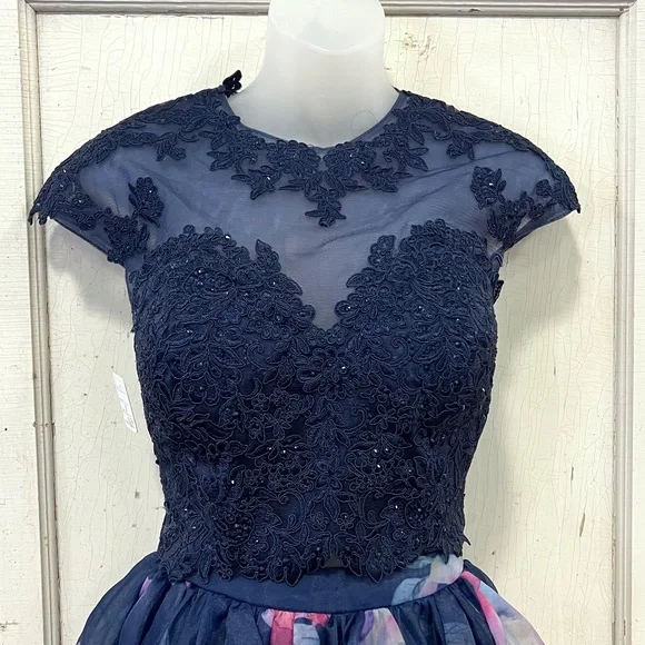 🚫SOLD! NEW! |•MADISON JAMES•| Navy Floral Print Two Piece Formal Prom Dress - Picture 4 of 12
